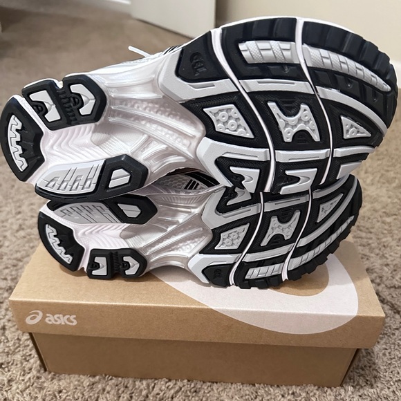 Unisex ASICS Gel-Kayano 14 Size: Men’s 7 Women’s 8.5 - Picture 2 of 6